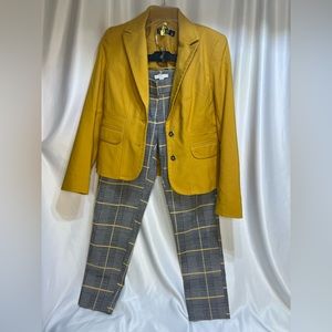 Cute NY&CO Yellow Blazer with Plaid Yellow Black white striped Pants - Suit Sz 6